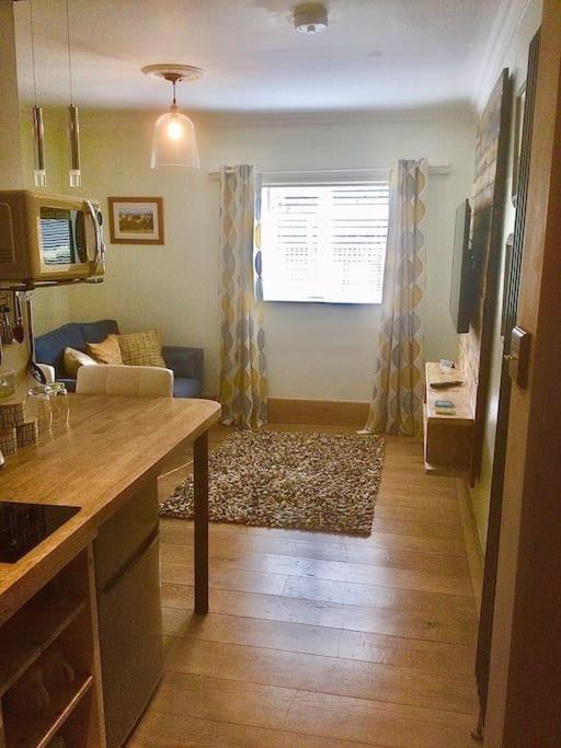 Henwick House Beautiful Flat,Private Parking, Short Walk To Town Appartement Ludlow Buitenkant foto