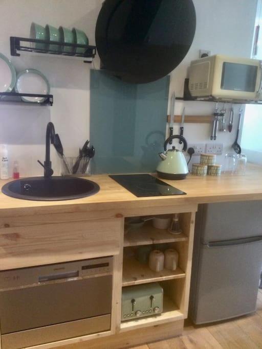 Henwick House Beautiful Flat,Private Parking, Short Walk To Town Appartement Ludlow Buitenkant foto